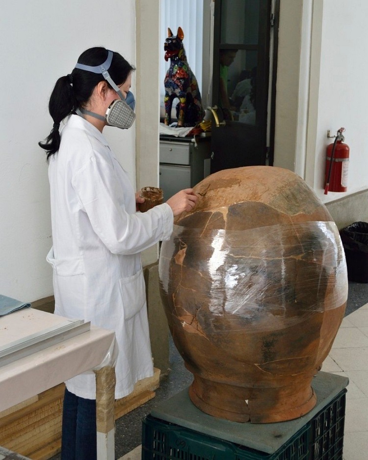 La olla tejuinera de Guachimontones fue restaurada con ayuda de estudiantes