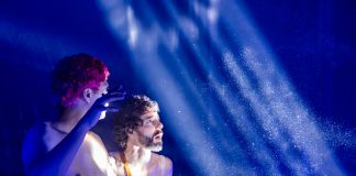 “Ritual para descomponerse (y volver a mirar)”, entre éxtasis y vacío Ritual para descomponerse (y volver a mirar)