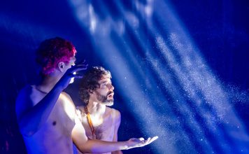 “Ritual para descomponerse (y volver a mirar)”, entre éxtasis y vacío Ritual para descomponerse (y volver a mirar)