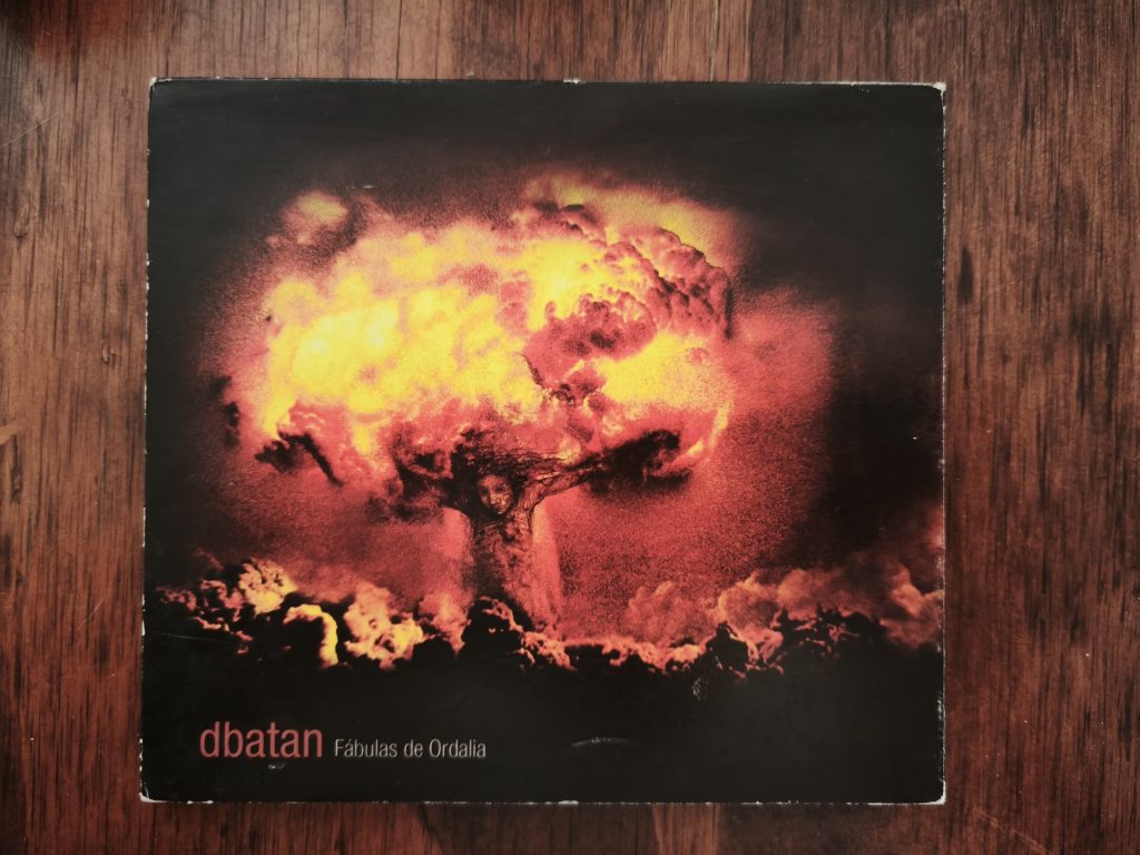 Portada del disco 'Fábulas de Ordalia' de Dbatan, banda zapopana de rock, publicado en 2009 por Favela Records